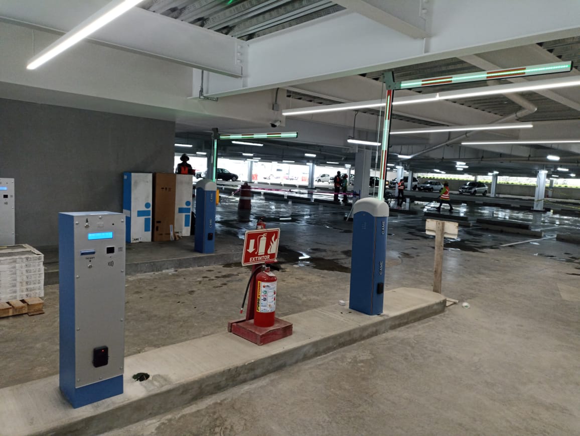 Carriles de acceso con equipos CAME PARKARE en Parque de la Ciencia