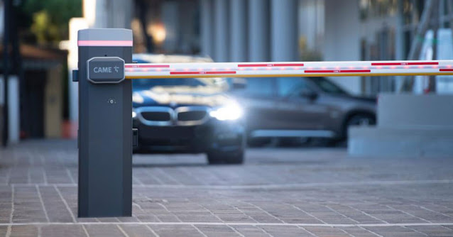 Barrera vehicular CAME como referencia de control de acceso para soluciones de estacionamiento